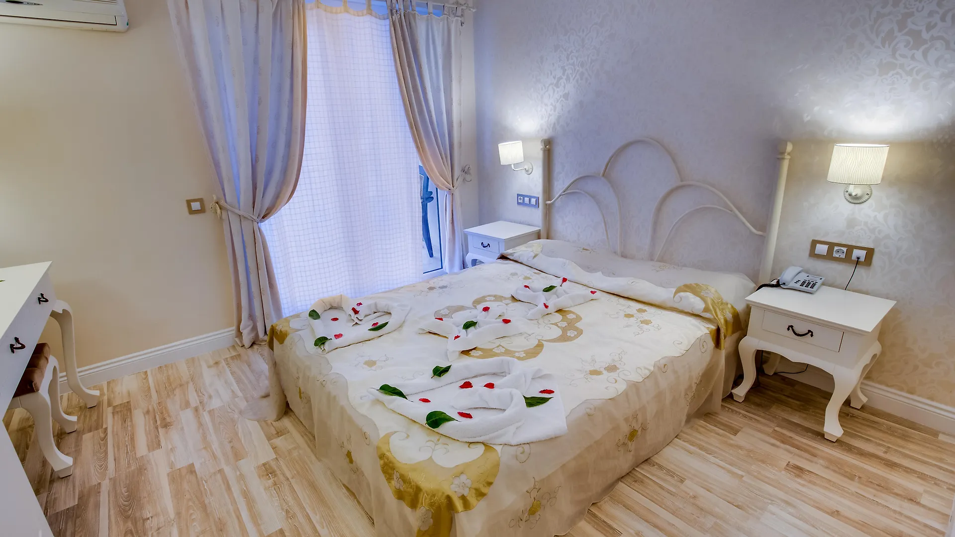 Pinehill Hotel & Suites Oludeniz 3*,