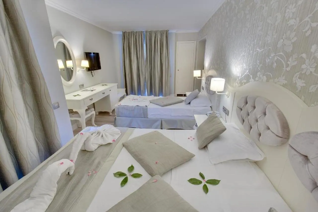 Pinehill Hotel & Suites Oludeniz