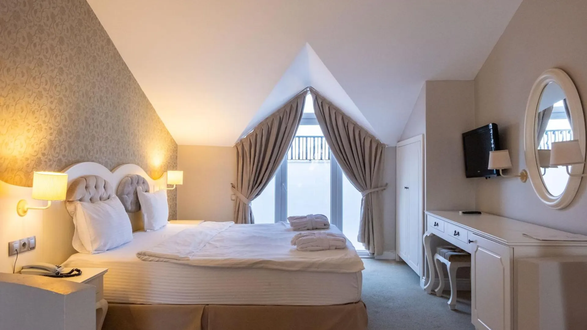 Pinehill Hotel & Suites Ölüdeniz