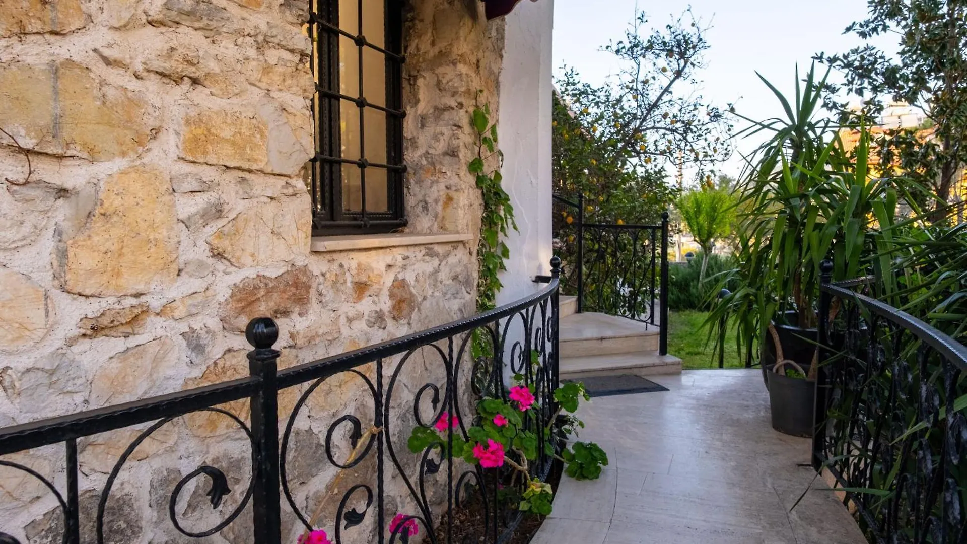 Pinehill Hotel & Suites Oludeniz 3*,